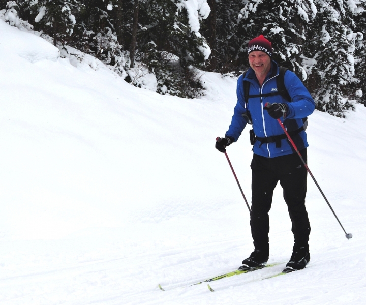 SkierBob on Moraine Lake road