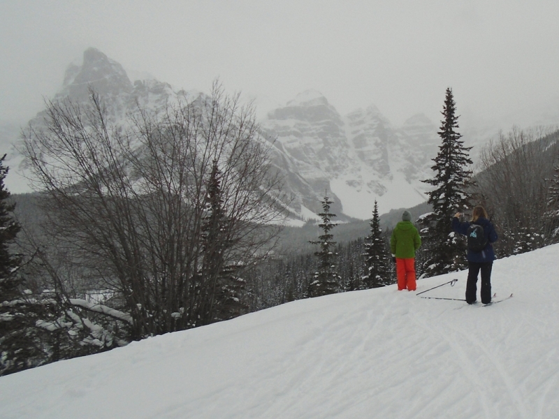 Moraine Lake road