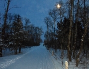 Moonlight skiing