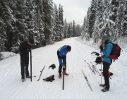 It was a common sight to see skiers re-waxing along the trail