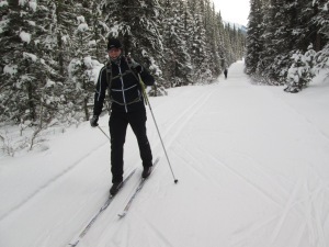 Skiers at 8.9K on Cascade valley
